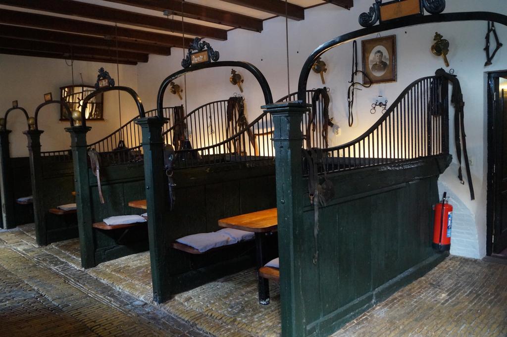 Hotel Restaurant 'De Oorsprong' Sint Nicolaasga Exteriör bild